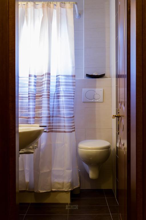 Nepheli Apartments And Studios Paralia Katerinis Ruang foto