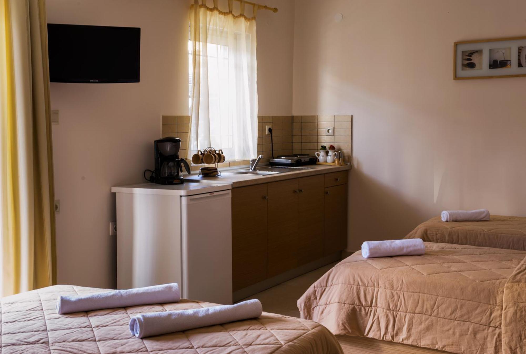 Nepheli Apartments And Studios Paralia Katerinis Bagian luar foto