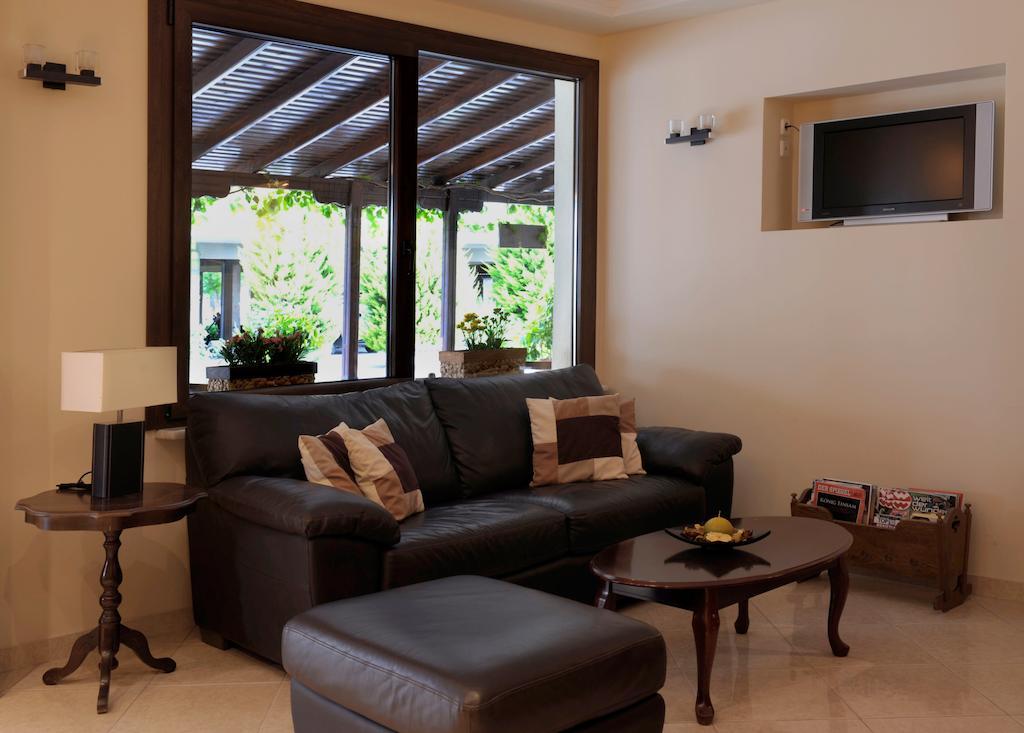 Nepheli Apartments And Studios Paralia Katerinis Bagian luar foto