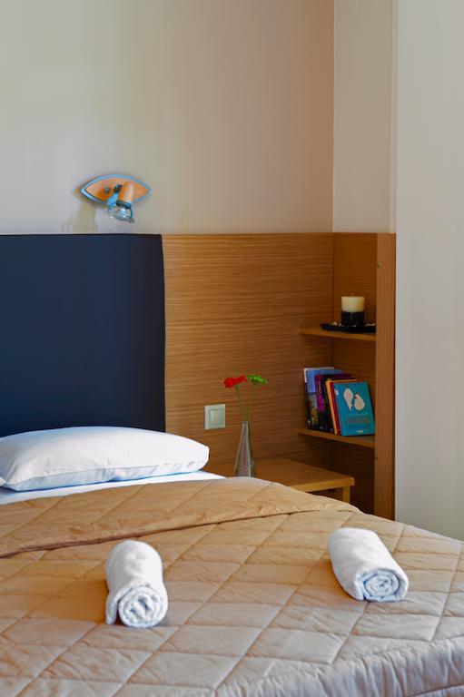 Nepheli Apartments And Studios Paralia Katerinis Ruang foto
