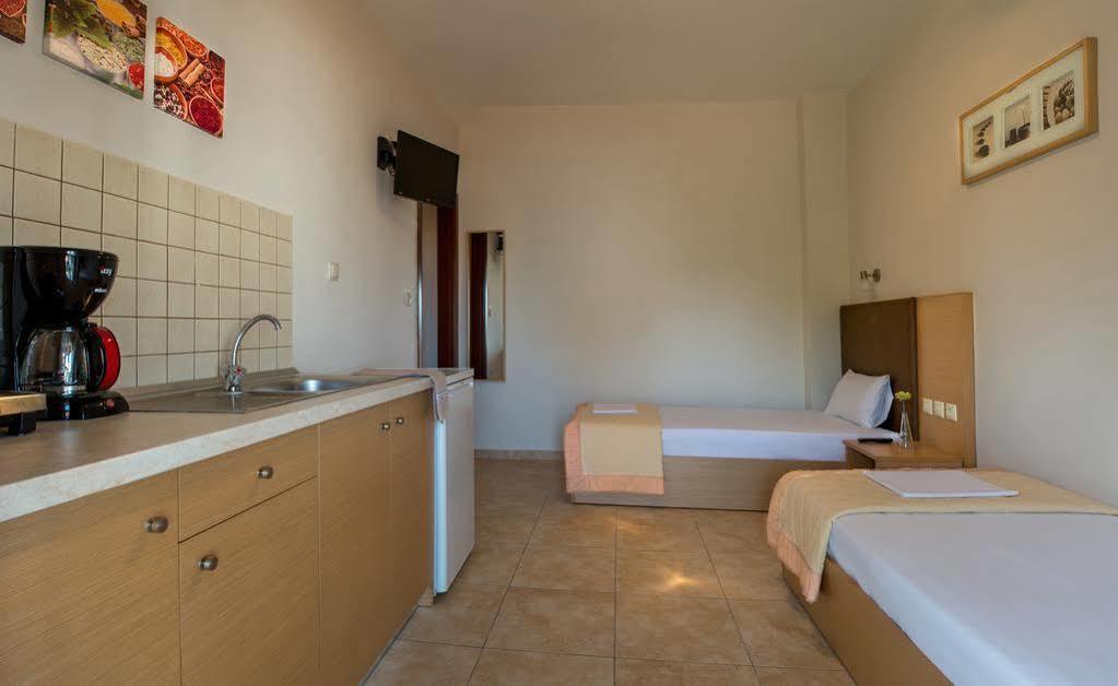 Nepheli Apartments And Studios Paralia Katerinis Bagian luar foto
